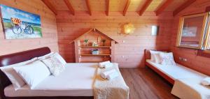 Fotografie z fotogalerie ubytování Luxury Wooden Villa with Pool, The Nest v destinaci Kato Korakiana
