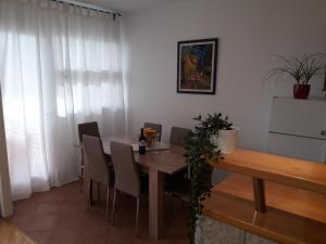 Fotografia z galérie ubytovania Luno v Omise + 25 fotografií