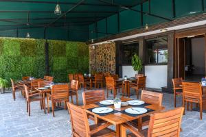 Restorāns vai citas vietas, kur ieturēt maltīti, naktsmītnē The Latit Hotel Querétaro