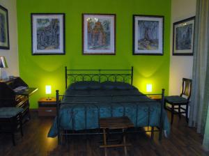 A bed or beds in a room at B&B Casa Degli Artisti