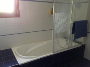 Kylpyhuone majoituspaikassa Croix Blanche