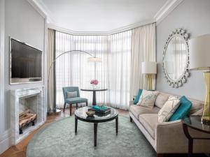 Μια τηλεόραση ή/και κέντρο ψυχαγωγίας στο The Langham Hong Kong