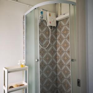 Koupelna v ubytování D​ Luck​ Hostel + 37 fotografií