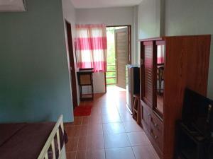 Kuchyň nebo kuchyňský kout v ubytování Chandra Hostel Koh Tao