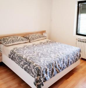 Postel nebo postele na pokoji v ubytování Luxury apartment Marin - Your summer paradise in Pomer, terrace, garden, summer kitchen with barbecue, near the beaches, Istria