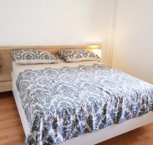 Postel nebo postele na pokoji v ubytování Luxury apartment Marin - Your summer paradise in Pomer, terrace, garden, summer kitchen with barbecue, near the beaches, Istria