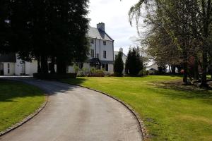 Imagen de la galería de Stuc an t Sagairt Cottage , Loch Lomond, en Drymen