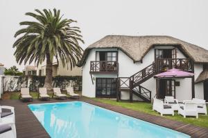 Bazén v ubytování Iris Boutique Hotel nebo v jeho okolí
