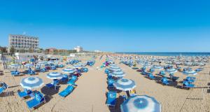 A beach at or near a szállodákat