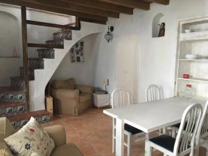 Imagen de la galería de Casa rural en pueblo blanco, en Almogía