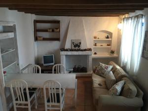Imagen de la galería de Casa rural en pueblo blanco, en Almogía