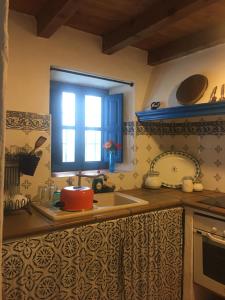 Imagen de la galería de Casa rural en pueblo blanco, en Almogía