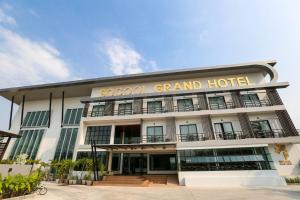 Gallery image of Socool Grand Hotel in Nang Rong
