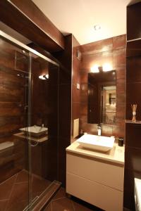Brown Cottage Apartment tesisinde bir banyo