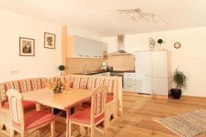 Kuchyňa alebo kuchynka v ubytovaní Appartements Sonnenschein