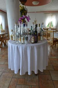 Afbeelding uit fotogalerij van Landhaus Waldfrieden in Tengen