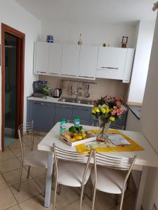 Kuchyňa alebo kuchynka v ubytovaní Villa Amalfi