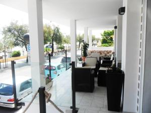 The swimming pool at or close to Hotel Beaurivage