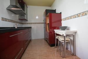 Kuchyň nebo kuchyňský kout v ubytování Penthouse Apartment in Almerimar with underground parking Free WIFI