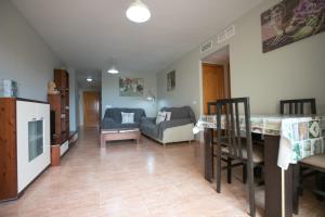 Posezení v ubytování Penthouse Apartment in Almerimar with underground parking Free WIFI