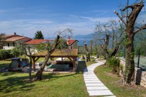 トッリ・デル・ベーナコにあるMaison Balù Apartmentsのギャラリーの写真