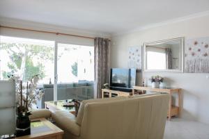 Televízia a/alebo spoločenská miestnosť v ubytovaní Calle Margarita - Miraflores 9-3 Mijas Costa