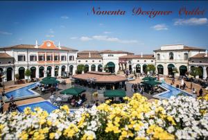 The swimming pool at or close to Albergo Italia