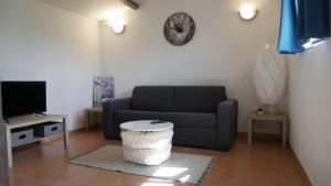 Μια τηλεόραση ή/και κέντρο ψυχαγωγίας στο Grand studio