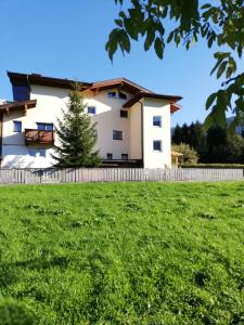 Vonkajšia záhrada v ubytovaní Appartement Nani