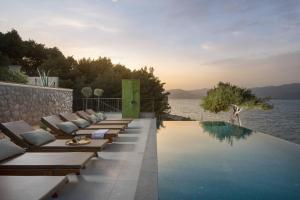 Afbeelding uit fotogalerij van Olive Hill House - ground floor in Slatine +40 foto's