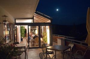 A balcony or terrace at Pension Schlaneiderhof