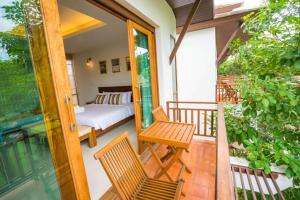 Anyamanee Resort的阳台或露台