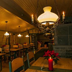 Restaurace v ubytování Lappeasuando Lodge