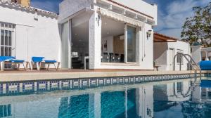Fotografie z fotogalerie ubytování Goldhome - Montgri - Piscina climatizada v destinaci Empuriabrava