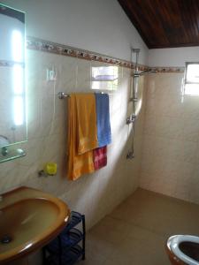 A bathroom at Top of the Hill Guesthouse