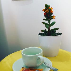 Kemudahan buat kopi dan teh di Paolino Exclusive Rooms