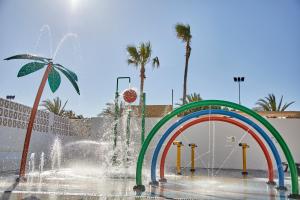 Bazén v ubytovaní Ibersol Torremolinos Beach alebo v jeho blízkosti