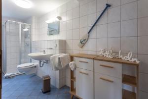 Koupelna v ubytování Gasthof Obere Mühle + 23 fotografií