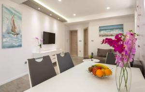 TV a/nebo společenská místnost v ubytování Apartman dva