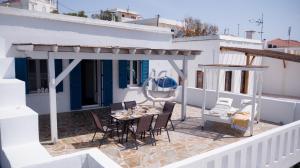 Balkon lub taras w obiekcie The Veranda of Gavrion-Exclusive, Centrally located with Seaview