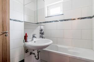 Koupelna v ubytování Private Apartment + 13 fotografií