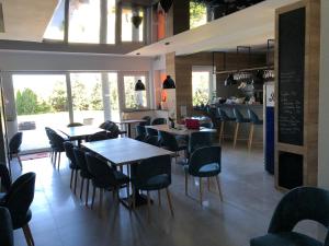 Restaurace v ubytování Tasarz Spa Ośrodek Wczasowy
