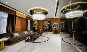 Гостиная зона в Rocks Hotel & Casino