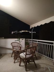 A balcony or terrace at Mosaics aprtm in the Historical centre with Acropolis view