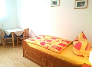 ZorgeにあるFerienwohnung Wolf mit Kaminofenのギャラリーの写真 +2枚の写真