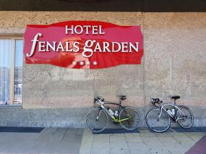 Jízda na kole v ubytování Fenals Garden nebo okolí