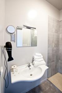A bathroom at Relais Lo Stagnone
