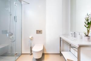 A bathroom at Rooms & Suites Loft 2H Deluxe Edition Arrecife