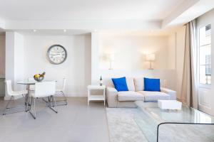 A seating area at Rooms & Suites Loft 2H Deluxe Edition Arrecife