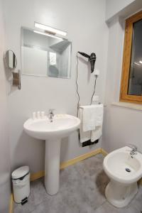 A bathroom at Relais Lo Stagnone